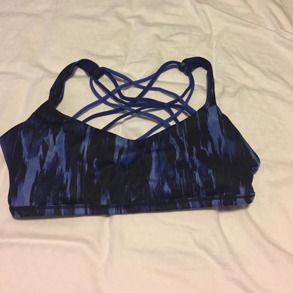Lululemon sports bra