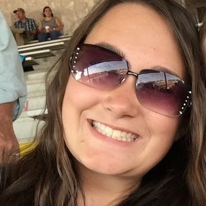 Meet your Posher, Lindsay