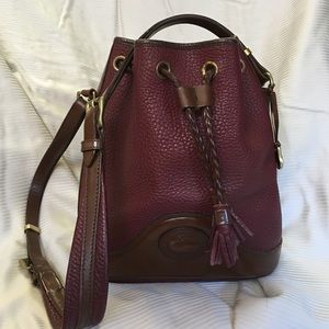🍂Dooney & Burke Bucket Bag🍂