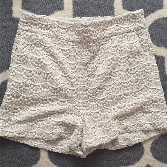 Express lace high waisted shorts NWT