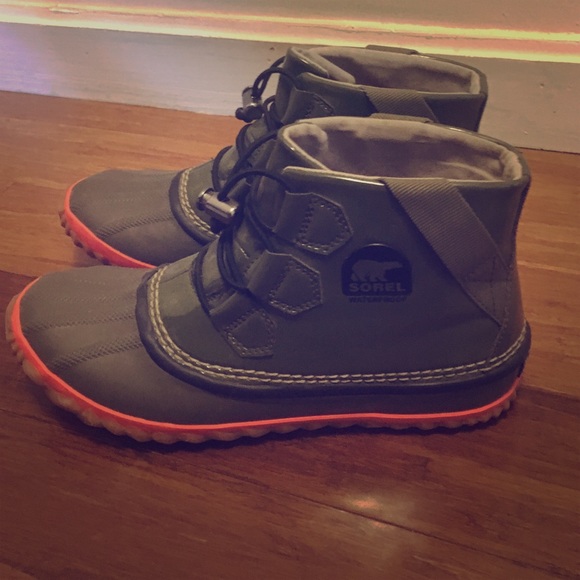 Sorel ankle rain boots