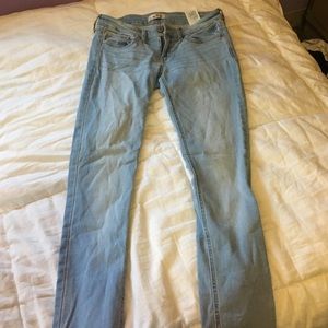 Hollister jeans size 3S never been worn