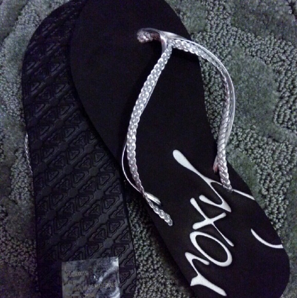 ❌SOLD❌ New Roxy Flipflops - Picture 2 of 3