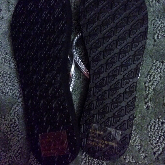 ❌SOLD❌ New Roxy Flipflops - Picture 3 of 3