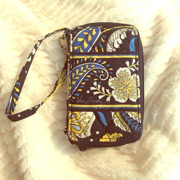 ❌SOLD ❌Vera Bradley zip wallet phone compartment