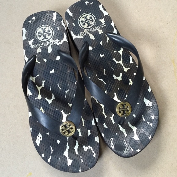 Tory Burch Shoes - EUC Tory Burch sandals