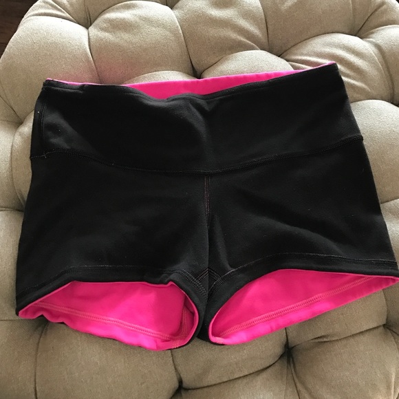 Lululemon size 4 shorts REVERSIBLE