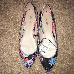 Express floral flats