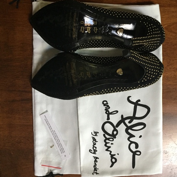 Alice and Olivia pumps. - Picture 2 of 4
