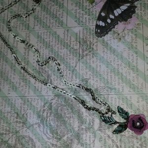 VeryCool Metal Rose Necklace