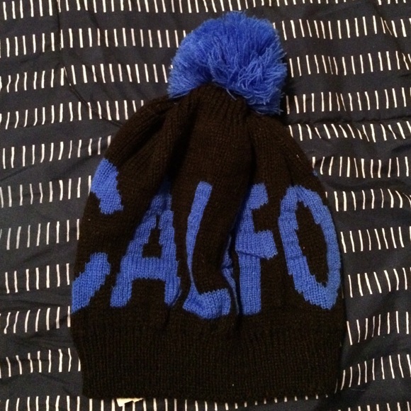 California Pom Pom Beanie