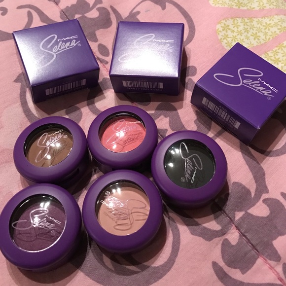 Selena Mac eyeshadow.