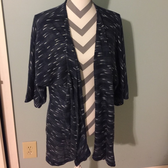 LuLaRoe Tops - LuLaRoe Lindsay Kimono