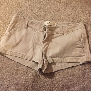 Hollister khaki shorts