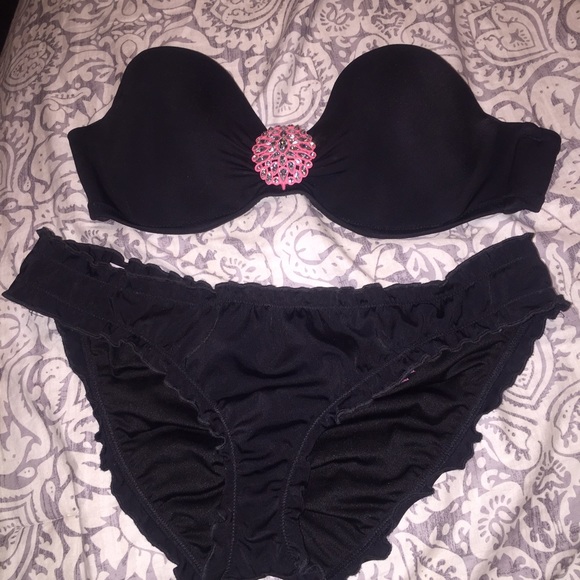 Bathing suit S bottoms 34C top VS