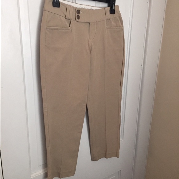 Banana Republic Khaki Capris-Size 2 Petite - Picture 1 of 3