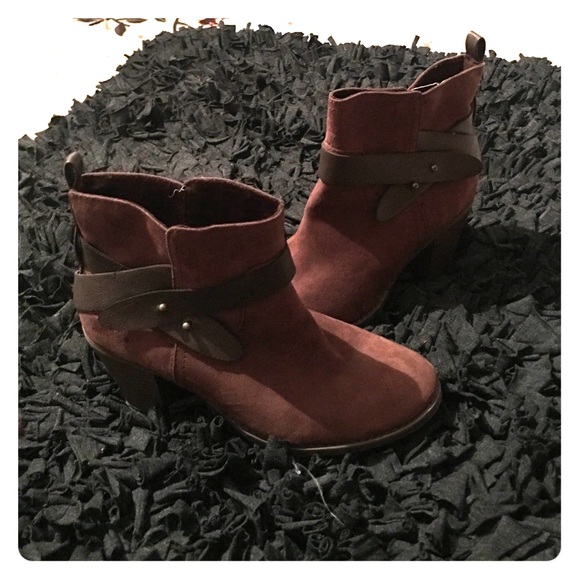 Old navy chocolate brown booties