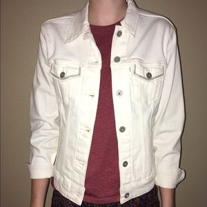White Levi's jeans jacket