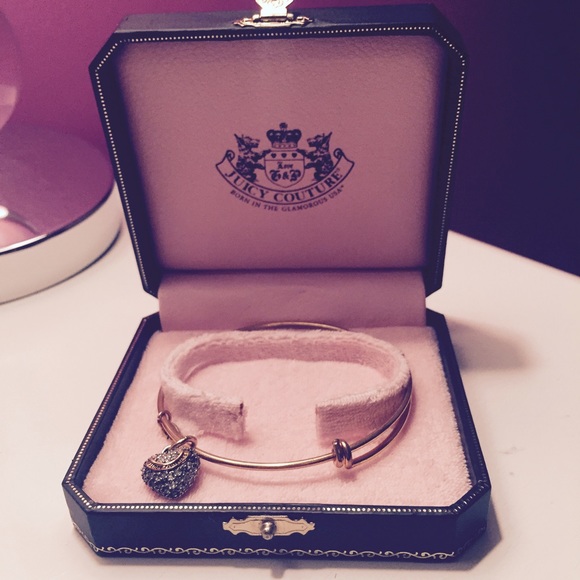 Juicy Couture Crystal Heart Bangle