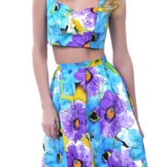 Kenley Collins Watercolor Set // worn by Ari G - Picture 2 of 2