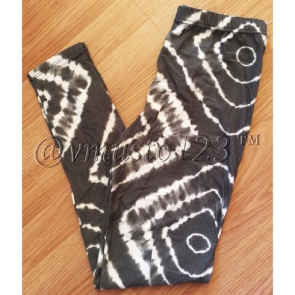 📍CLEARANCE 📍BRUSHED FINE KNIT LEGGING - Picture 2 of 5