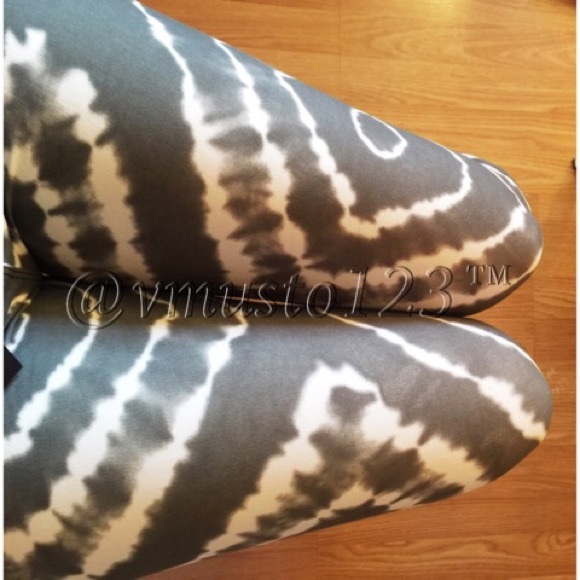 📍CLEARANCE 📍BRUSHED FINE KNIT LEGGING - Picture 3 of 5