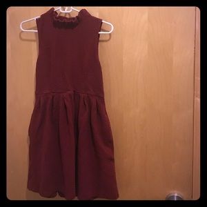 Collared maroon dress with pockets !