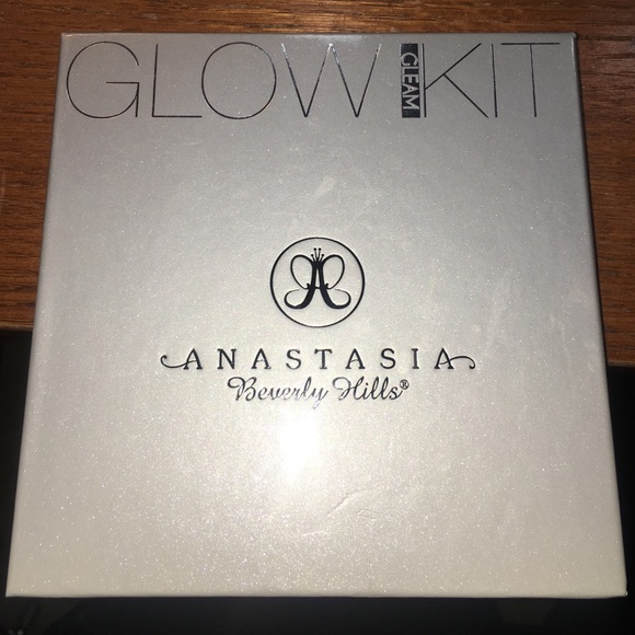 Anastasia Gleam Glow Kit