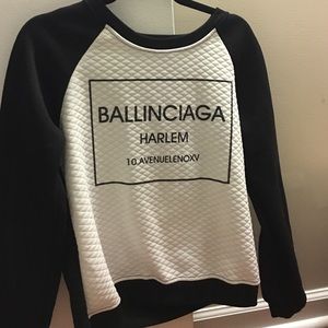 Black and white sweatshirt