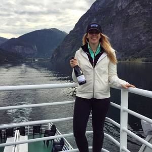 Meet your Posher, Dana