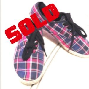 Aeropostale canvas shoes