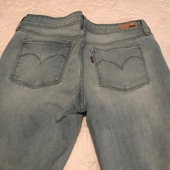 Levi light wash jeans - Picture 1 of 3