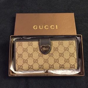 Gucci wallet with box