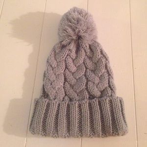 Pom beanie hat- NEW
