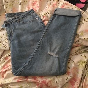 Old navy boyfriend jeans!!