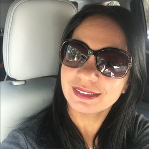 Meet your Posher, Rogeria