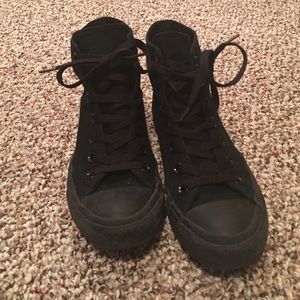 Women's size 7 all black high top chucks