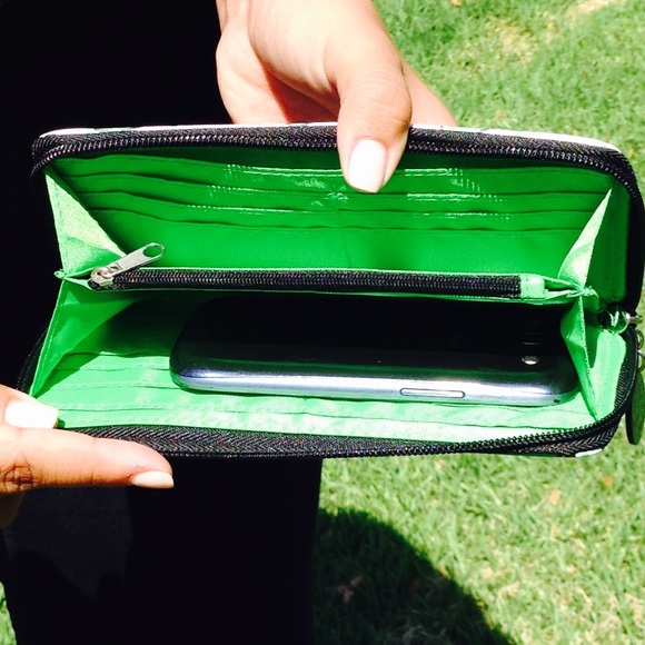 Yoshi Zip Around Wallet - Picture 6 of 6