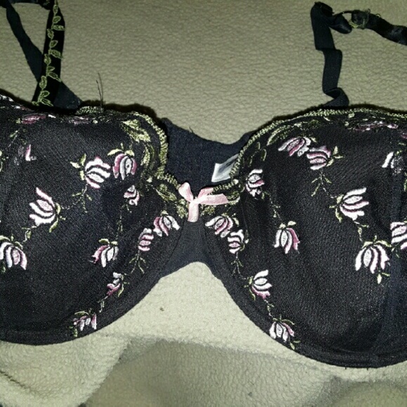Black bra with flower design