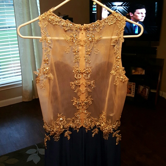 Evening gown wore once for prom - Picture 3 of 4