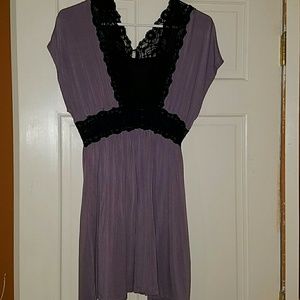 Short sleeve light weight dress