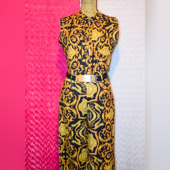 🎉🎉Black and Yellow Jumpsuit - Picture 2 of 2