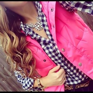🎀❄️Old Navy Hot Pink puffer vest!❄️🎀