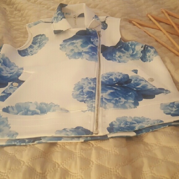 Vest - Picture 2 of 2