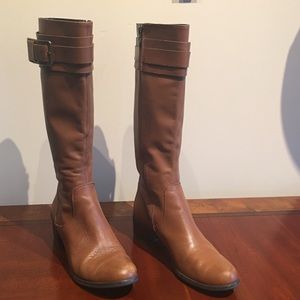 TAHARI Cognac Zippered Boot 1-3/4" Heel SZ 7