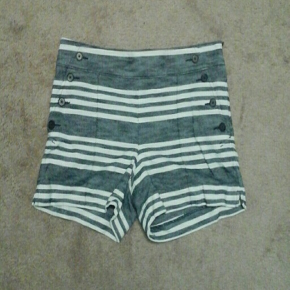 Side Zip Shorts