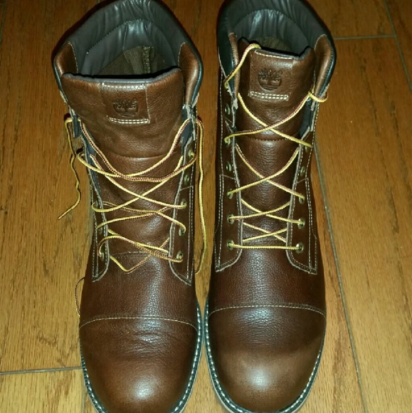 Timberland men's boots.Leather upper. Size 13. NEW