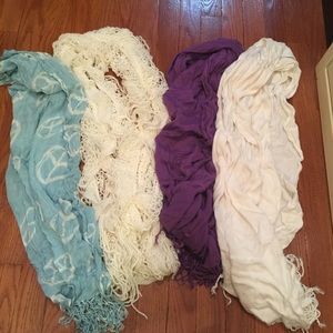 Bundle of 4 Scarves!