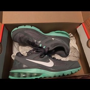 Size 6.5 Nike air max
