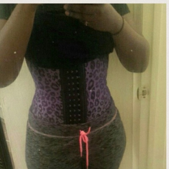 Q nimal print  9 steel boned latex waist trainer - Picture 4 of 6